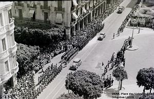 ORAN 1943 DEFILE PLACE DES VICTOIRES (10)